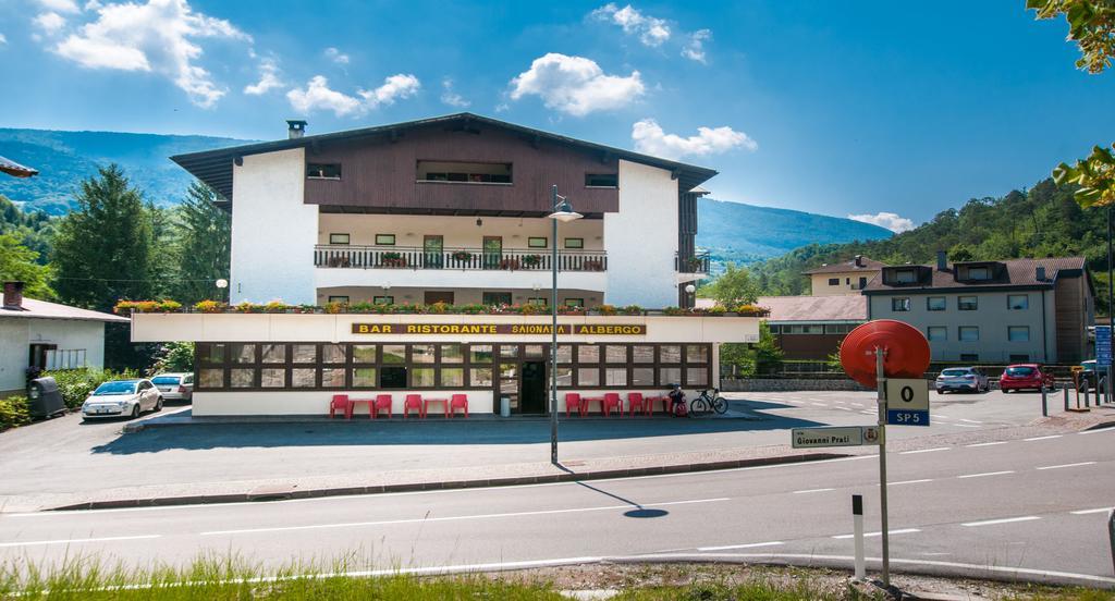 Albergo Sayonara Комано-Терме Экстерьер фото