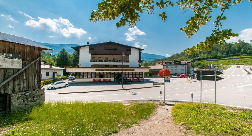 Albergo Sayonara Комано-Терме Экстерьер фото